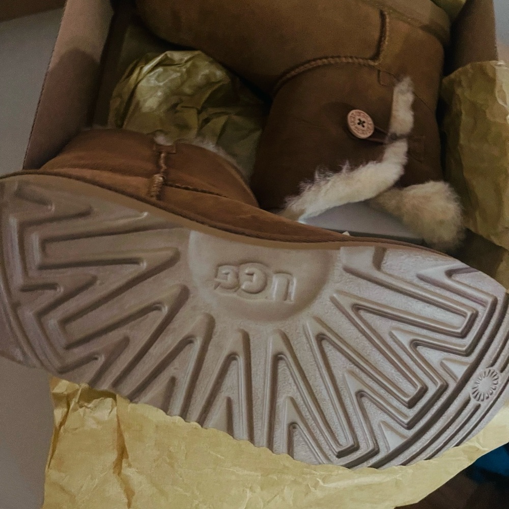 Ugg K Bailey Button Ll - image 3